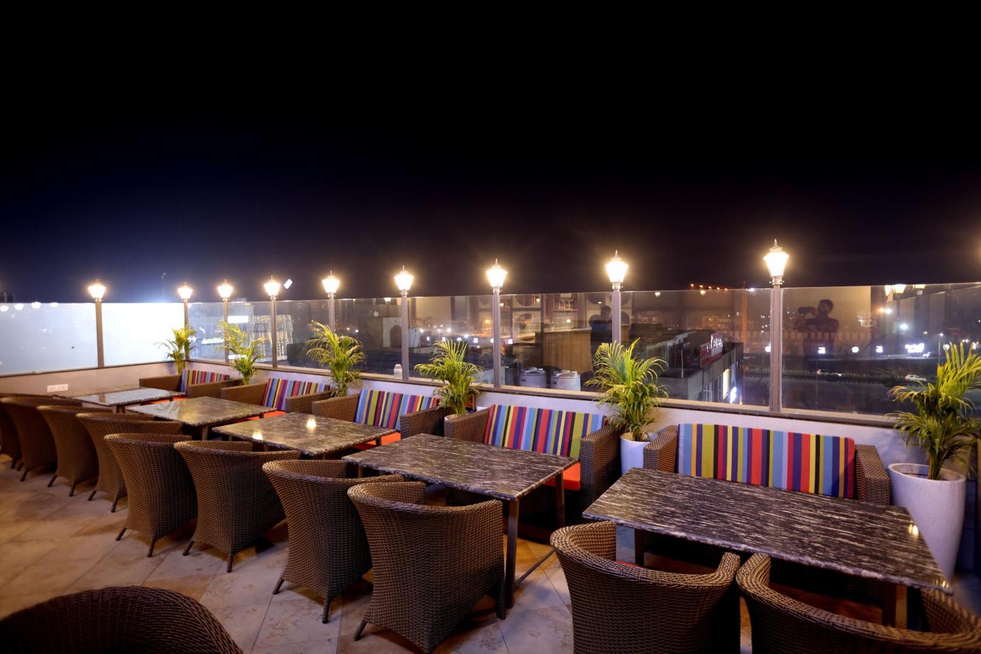Hiraya Hotels Mohali ภายนอก รูปภาพ