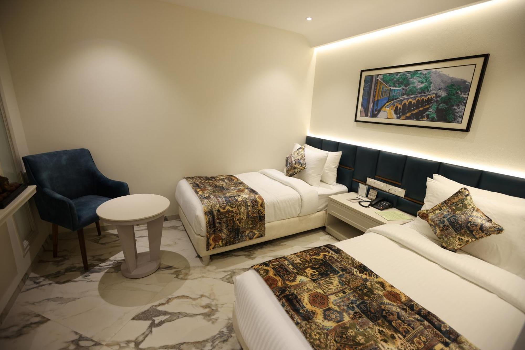 Hiraya Hotels Mohali ภายนอก รูปภาพ