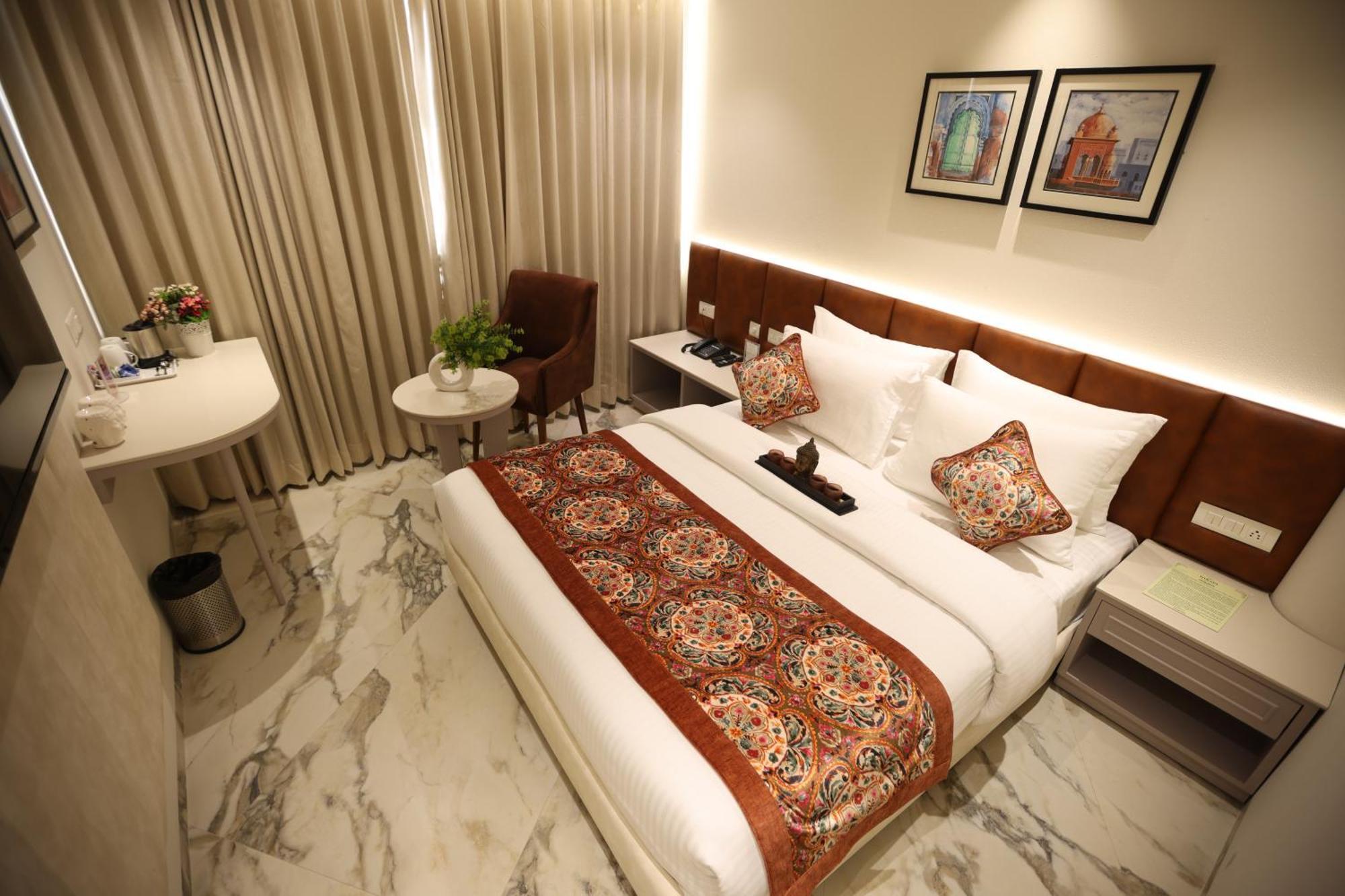 Hiraya Hotels Mohali ภายนอก รูปภาพ